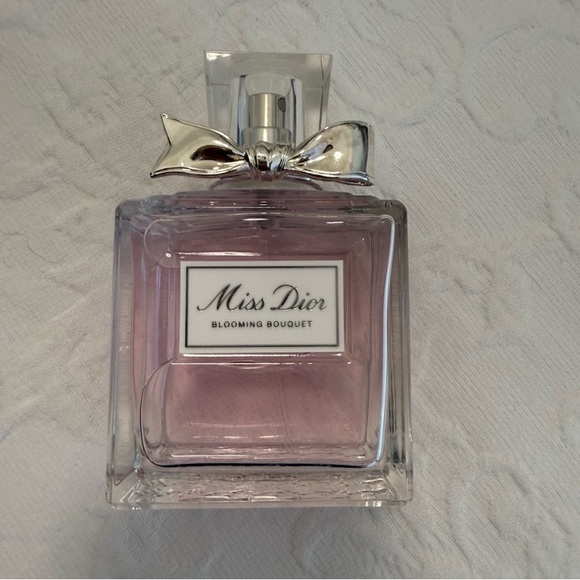 Miss Dior Blooming Bouquet Perfume - Picture 4 of 6